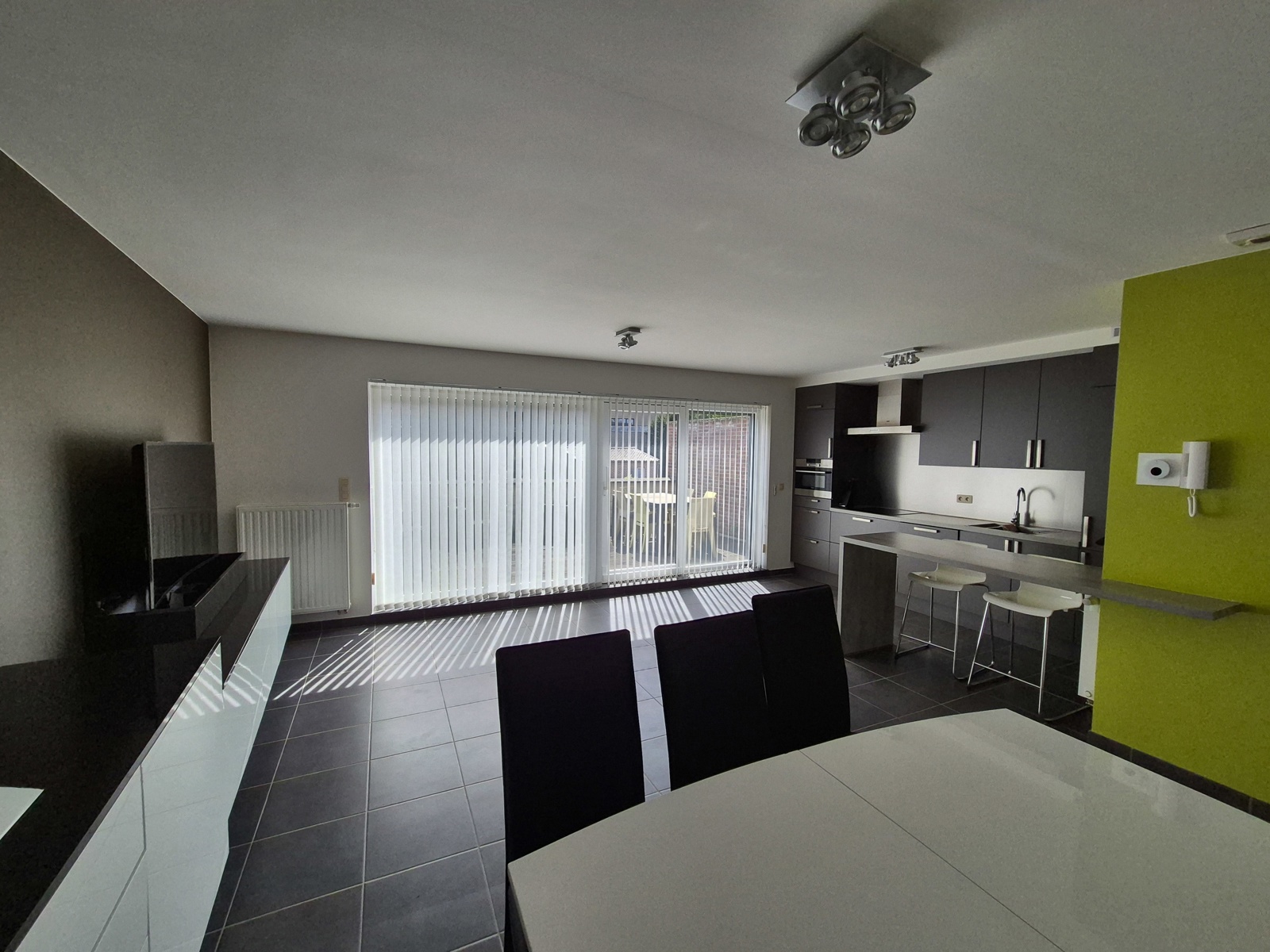 Modern appartement met lift, carport en fietsenberging - foto 2