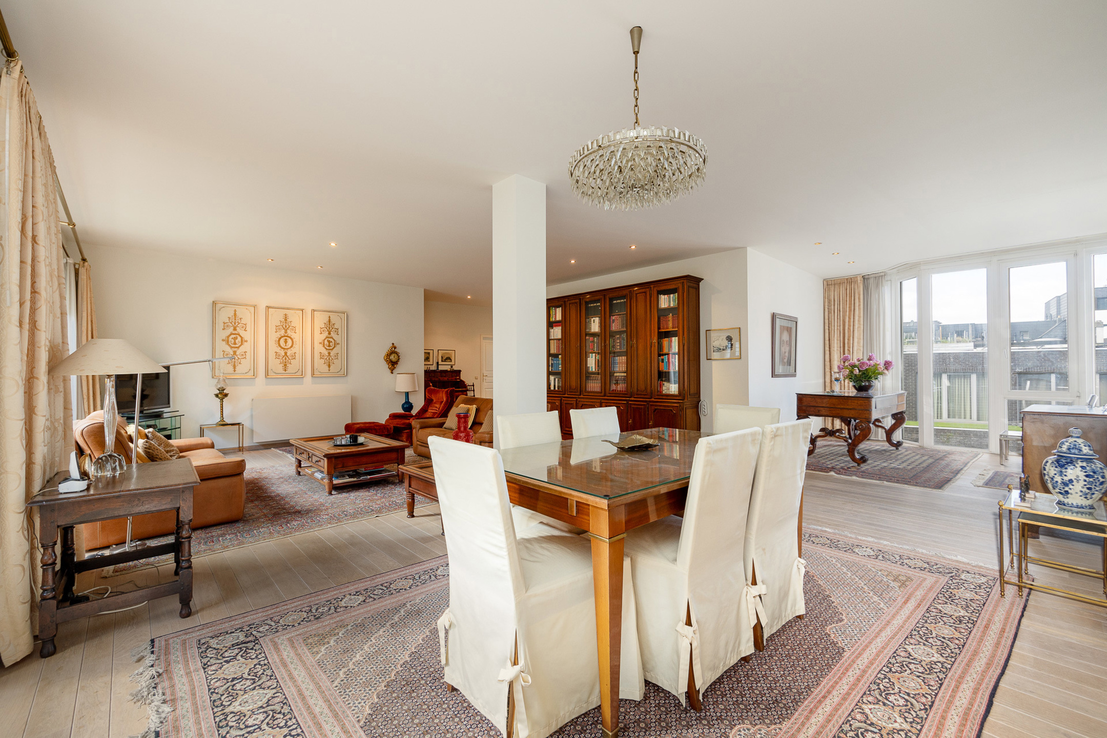 ANTWERPEN - Lumineus appartement met terras en parking - foto 3