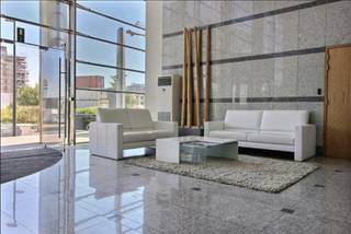 Bureau à vendre à Woluwe-Saint-Lambert, situé au 110 Avenue des Communautés. Ce bureau moderne offre un excellent emplacement et est...