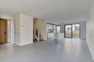 MODERN HOUSE WITH 3 BEDROOMS IN A QUIET AREA Overhof is an exceptional residential project in rural Hoepertingen, a borough of the city of...