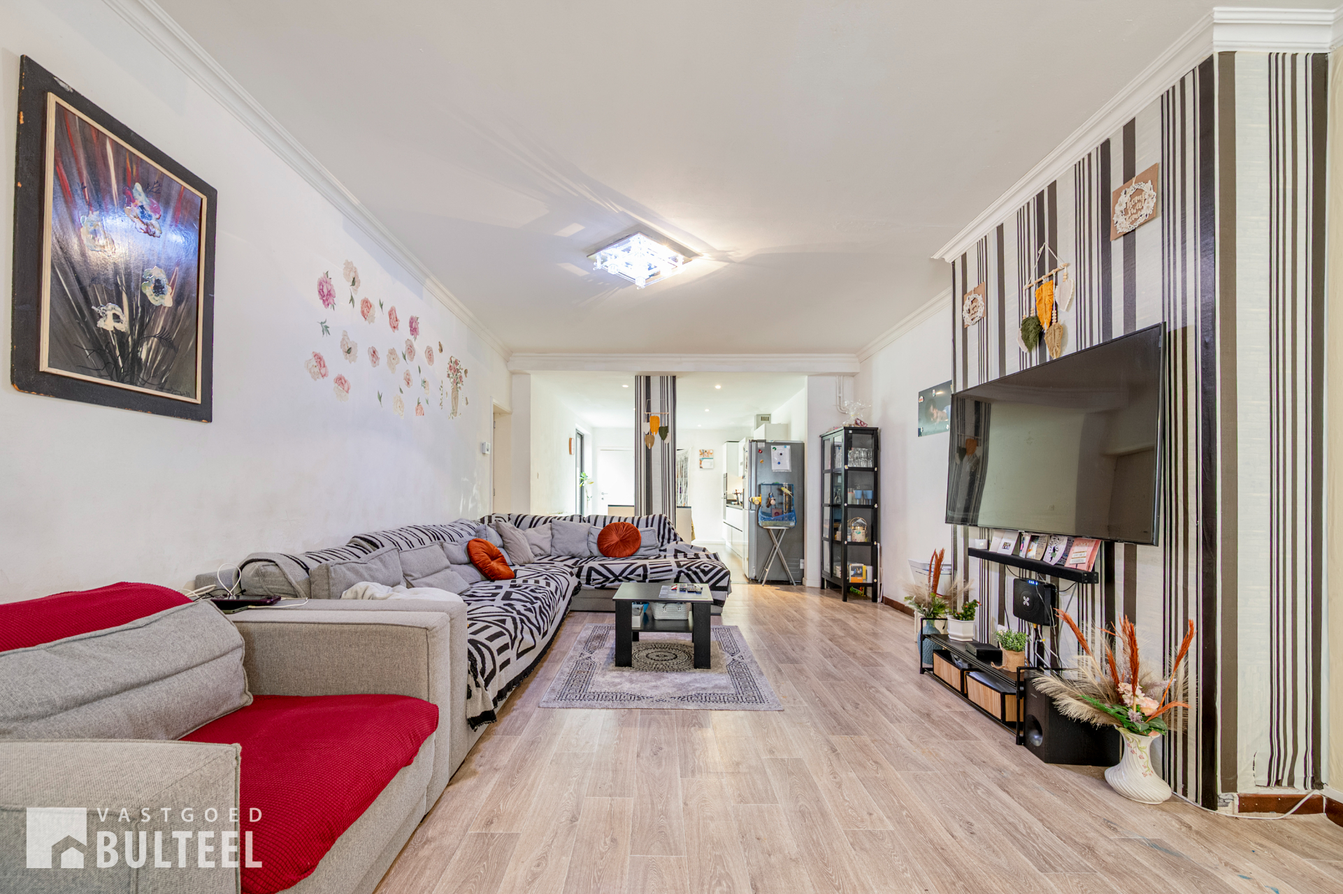 Ruime gezinswoning met 4 slaapkamers en garage. - foto 4