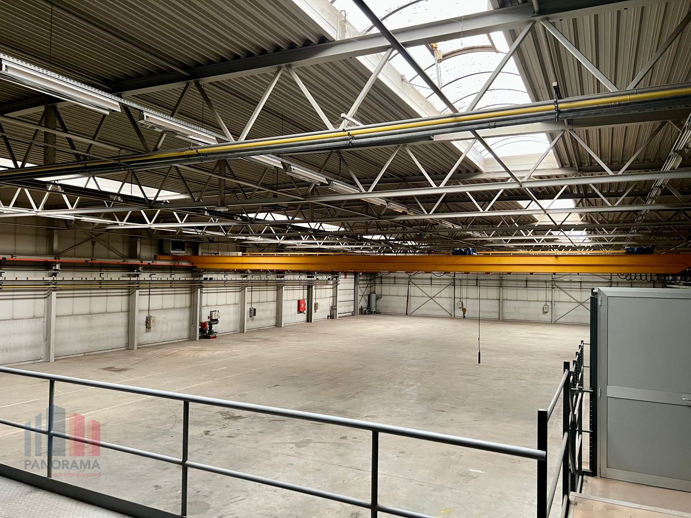 Ready-to-move-in commercial space with offices and living quarters in a strategic location - photo 4