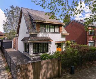 Sijlvolle open bebouwing in een rustige, groene omgeving nabij het centrumIn een rustige, boomrijke straat in een groene en gegeerde woonomgeving...
