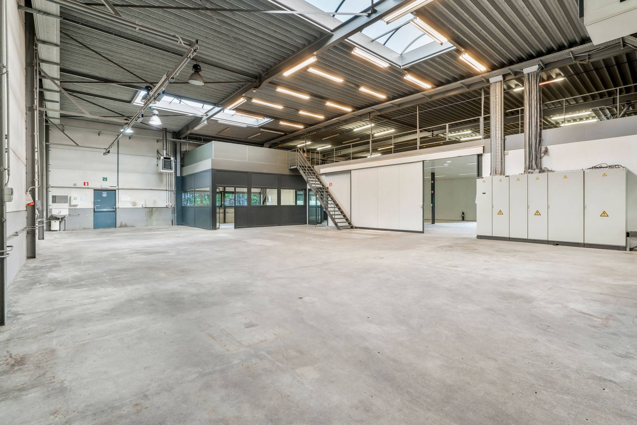 Commercial à louer à Oostkamp - photo 5