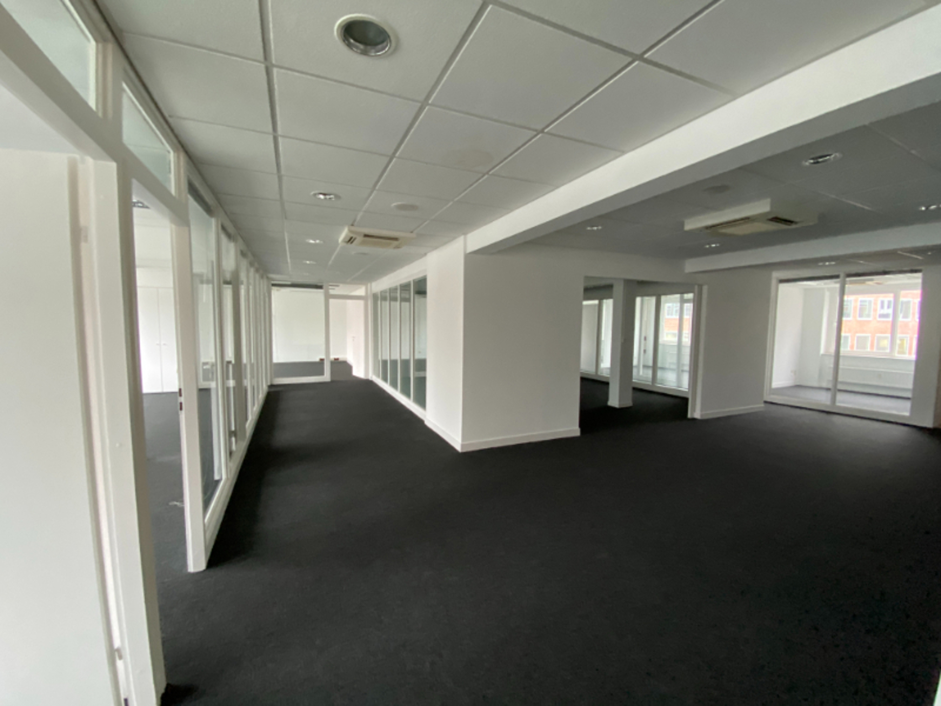 Commercial for sale in Brussels - photo 3