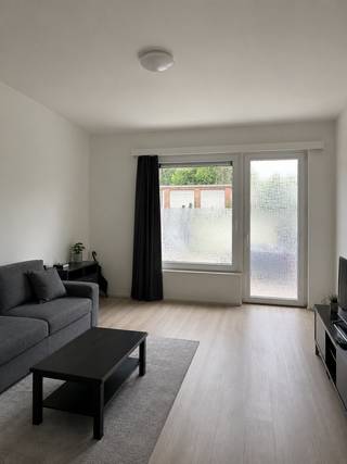<div>
<section>
<div>
<div>
<div>
<div>
<ul>
<li><strong>Instapklaar 2-slaapkamerappartement met privékoertje.</strong> Lichtrijke leefruimte, open keuken, moderne badkamer en praktische berging. Centraal gelegen nabij winkels, scholen en openbaar vervoer. Ideaal voor starters of investeerders.<br /><strong><strong>Troeven</strong></strong>
<div>
<div>
<ul>
<li>2 slaapkamers,</li>
<li>privékoertje,</li>
<li>instapklaar en uitstekende ligging.</li>
</ul>
</div>
</div>
<div></div>
</li>
</ul>
</div>
</div>
<div>
<div></div>
</div>
</div>
</div>
</section>
</div>
<div></div>