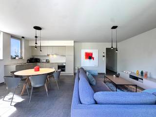 Mooi, ruim appartement met twee slaapkamers, tuin en terras op een topligging in Ronse. Indeling: inkomhal, een lichtrijke leefruimte met...