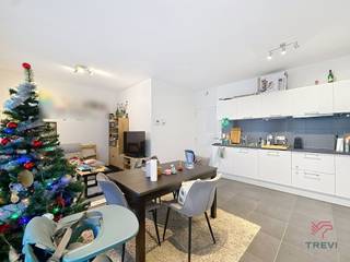 AUDERGHEM, in een groene omgeving en in een nieuw gebouw, "Résidence Delvaux", dicht bij het openbaar vervoer en winkels, mooi ONBESCHIKT...