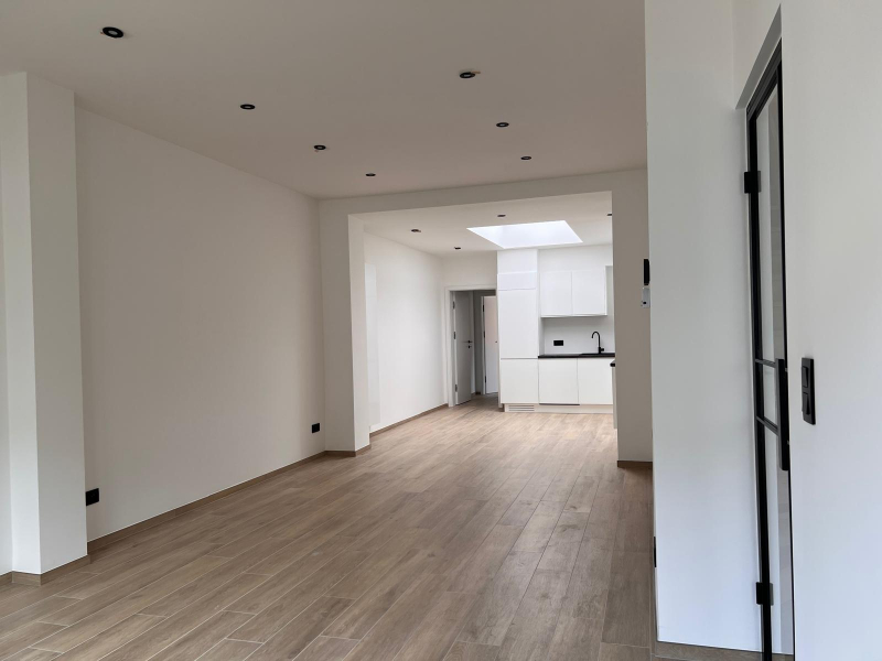 Unieke gerenoveerde woning met 4 slaapkamers en tuin - photo 5