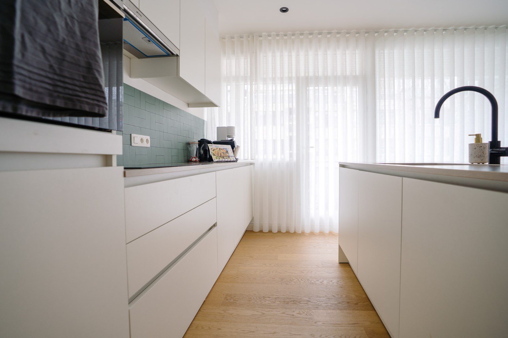 SCHITTEREND VERNIEUWD 3 SLPK APP MET TERRAS OP CENTRALE LIGGING - foto 2