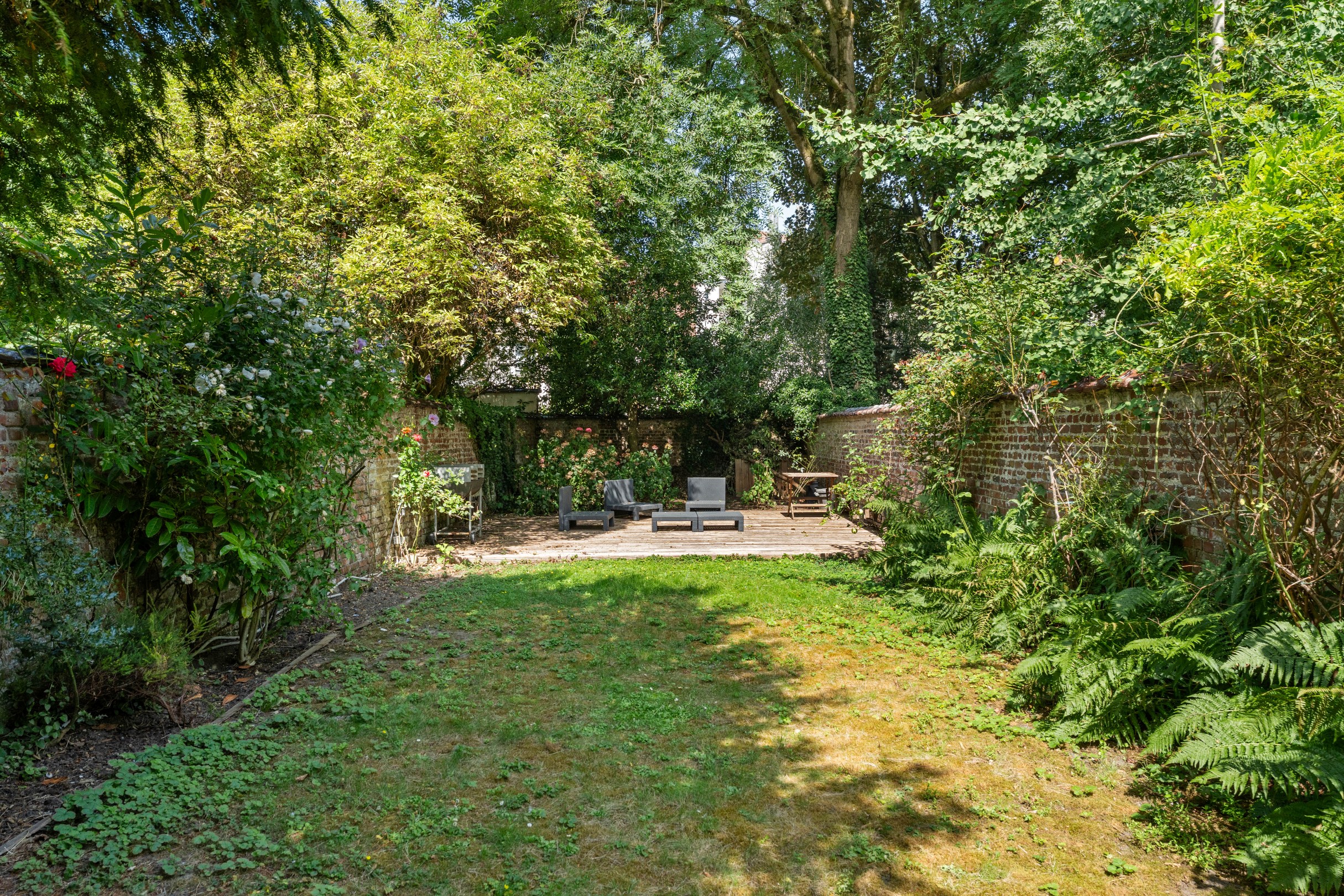 Une maison de maître unique en face du parc à Ganshoren. - photo 5