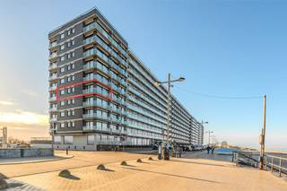 This spacious corner apartment is located on the 4th floor of the “Twins” residence, Zeedijk 282 in Middelkerke, and offers a phenomenal view of the sea! Thanks to the many windows, the apartment enjoys a lot of light, and a corner terrace with a view of the Warande Dunes! As an extra asset, there is the possibility to rent an outdoor parking space at the residence, at € 100.00/ per month!Layout: - entrance hall with built-in cupboards- guest toilet- bright living space with open kitchen - pleasant corner terrace with sea view and a view of the dunes- bedroom 1 - bedroom 2 - bathroom Advantages: - frontal sea view- corner apartment - bright living space- view of the hinterland and dunes - possibility to rent a parking spaceGeneral expenses: €40.00/month + €25.00/month water commission.Available from 01/06. Are you interested in this property for rent in Middelkerke? Go to the website www.dewaele.com, click on the property you want to rent. Via the red button “request your visit”, we ask you to fill out a profile briefly. After that, we will contact you for a visit. Appointments cannot be made by phone.