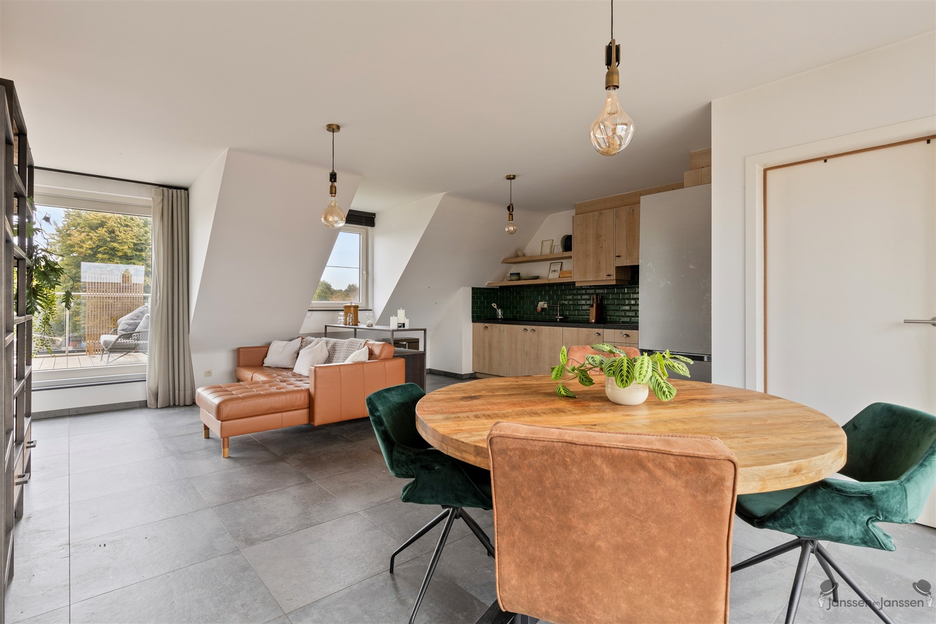 Ruim appartement met 2 slaapkamers (bemeubeld) - foto 4