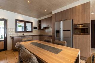 Halfopen bebouwing in het centrum van RijkevorselBent u op zoek naar een ruime en comfortabele gezinswoning op een toplocatie? Deze halfopen...