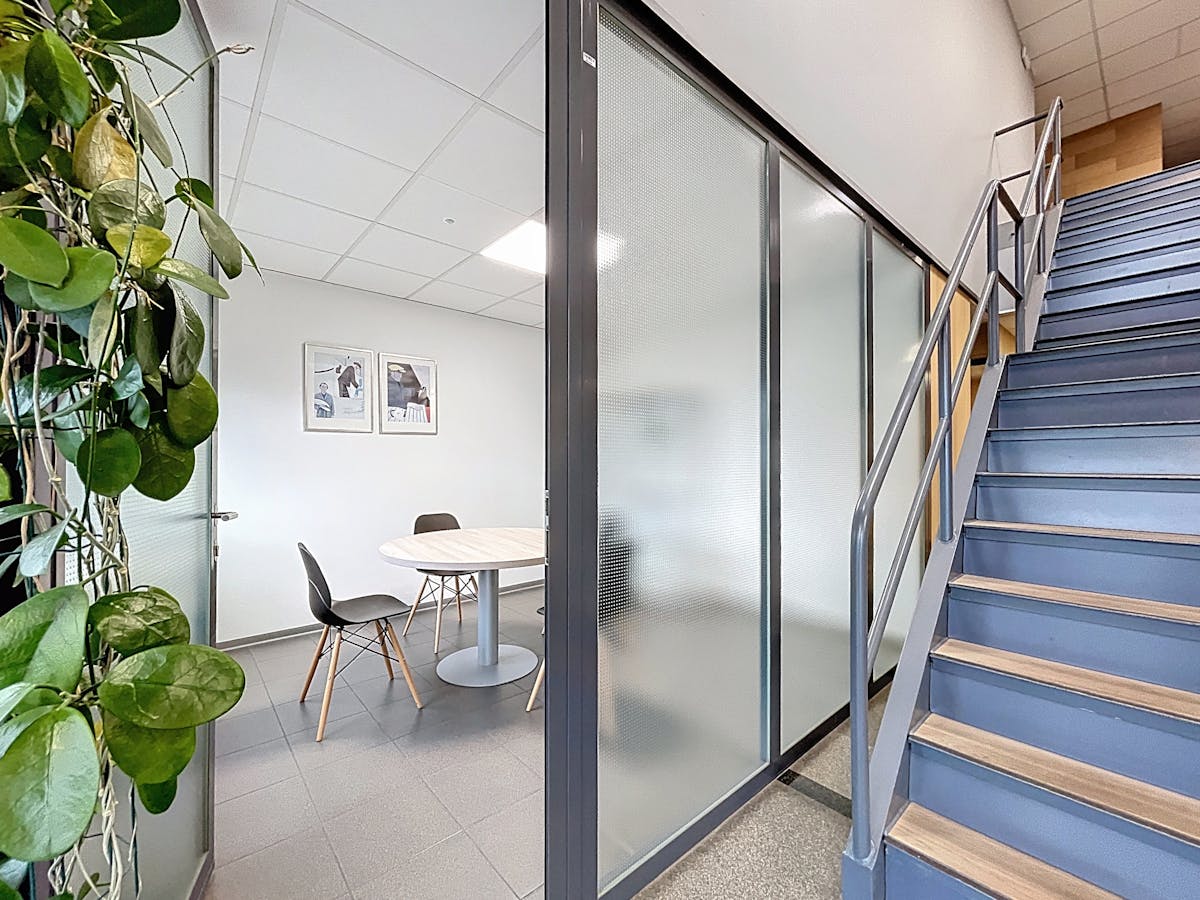 Bureaux à louer (96m² - 773m²) à Nazareth-De Pinte - photo 4