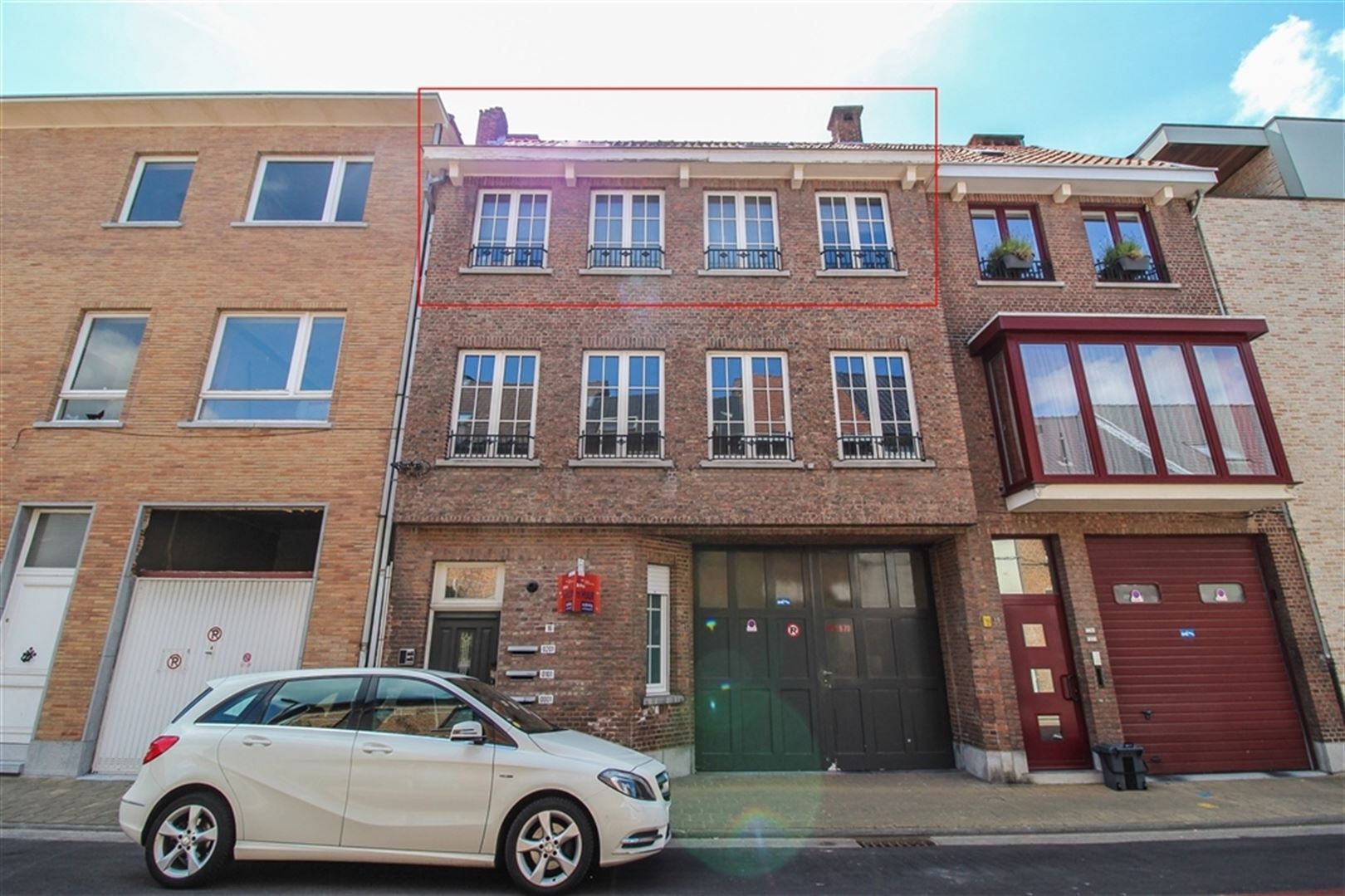 Move-in ready duplex apartment near city center - photo 1