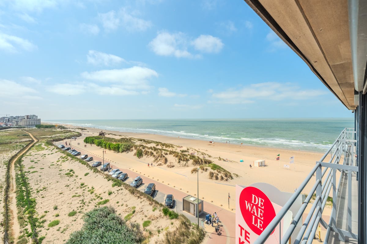 Renovated studio with side sea view! - photo 4