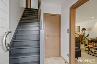 Op zoek naar een perfect onderhouden, instapklare leuk gelegen woning met ruimte, comfort en energiezuinigheid? Deze recente woning in Gullegem...