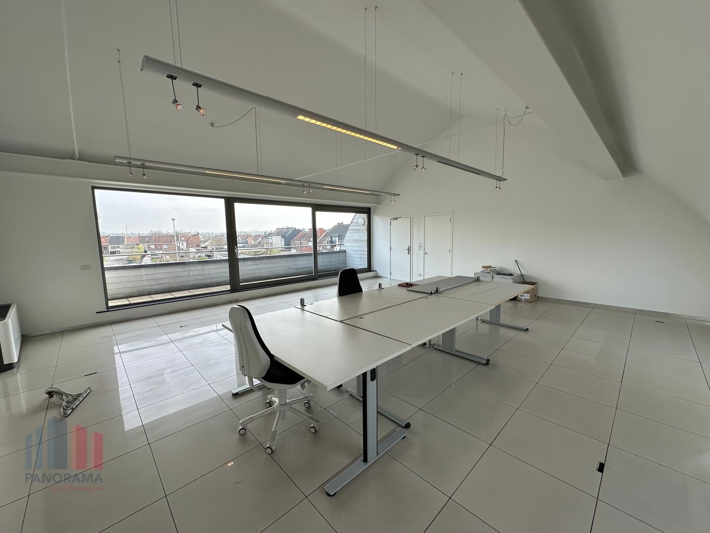 125 m² instapklaar kantoor langs de bedrijvige Meensesteenweg - photo 2