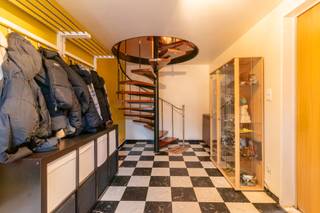 Ruim wonen nabij het centrum. Deze woning ligt op een toplocatie nabij het centrum van Kapellen, met scholen, parken, winkels en openbaar vervoer...