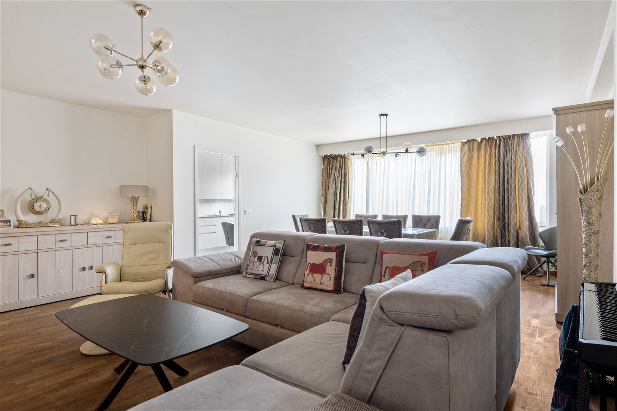 Instapklaar en lichtrijk appartement op toplocatie - foto 2