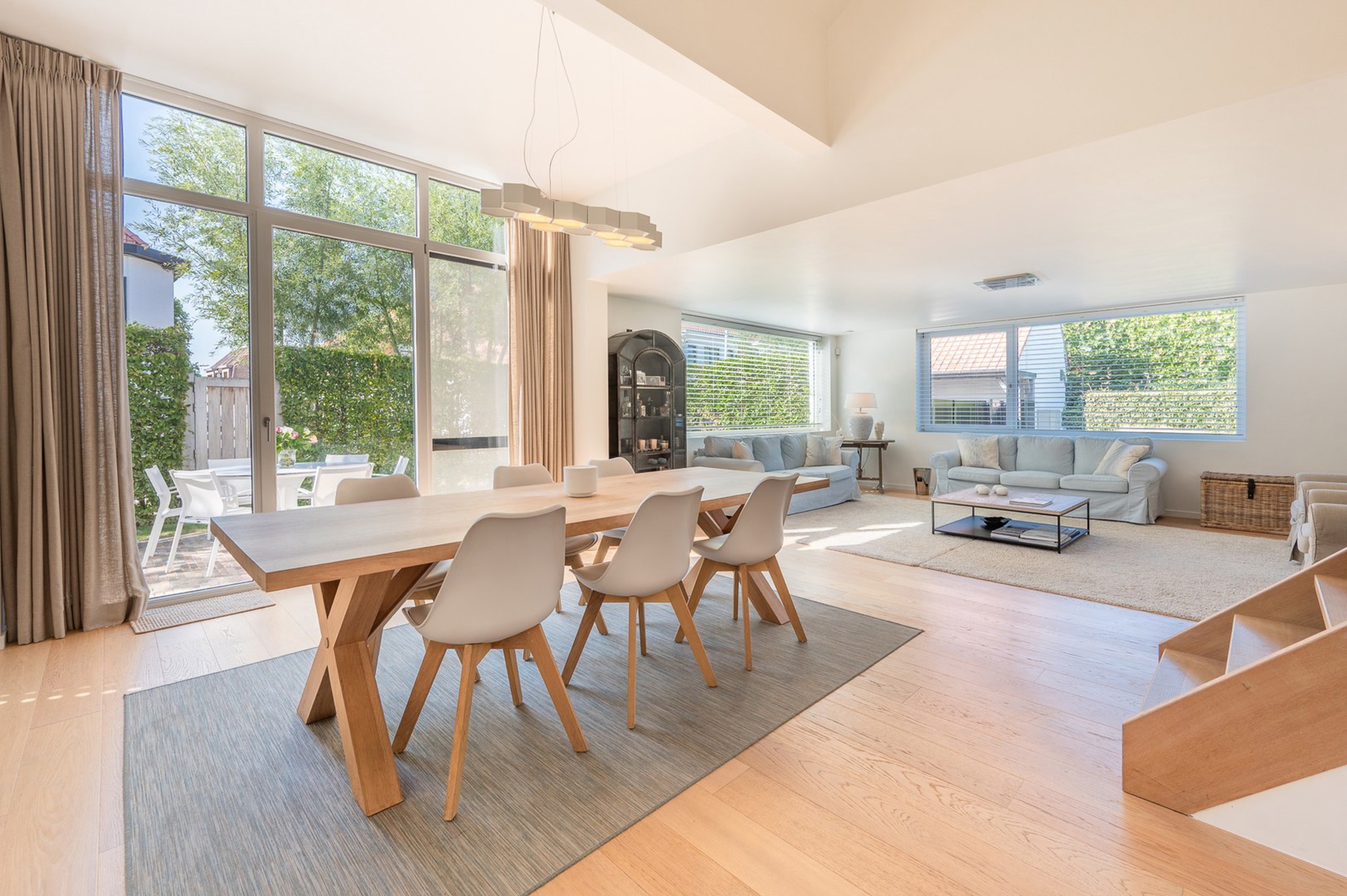 Prachtige, lichtrijke woning vlakbij het pittoreske Oosthoekplein in het Zoute op wandelafstand van de zee en het Zwin. - foto 3