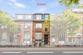 In de centraal gelegen Dirk Boutslaan, midden in het historische stadscentrum en op wandelafstand van zowel de Grote Markt als de levendige...