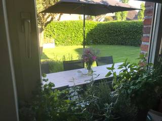 Zonnige halfopen gezinswoning in de geliefde Dieseghemwijk – instapklaar - VERLAAGDE HUURPRIJSDeze charmante en lichtrijke woning ligt in rustige,...