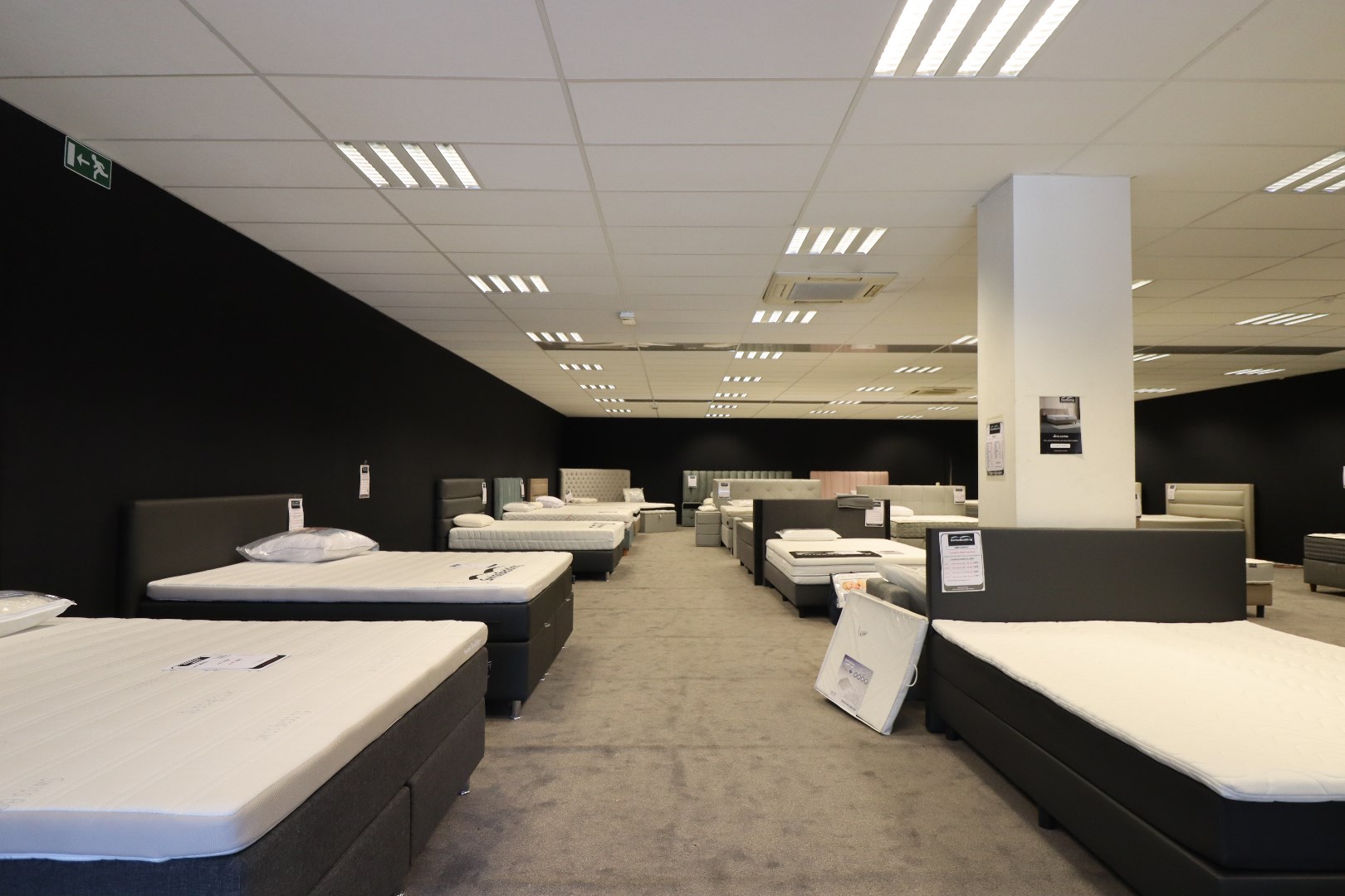 Commercieel handelspand van 424 m2 te huur in het centrum van Sint-Niklaas - foto 4