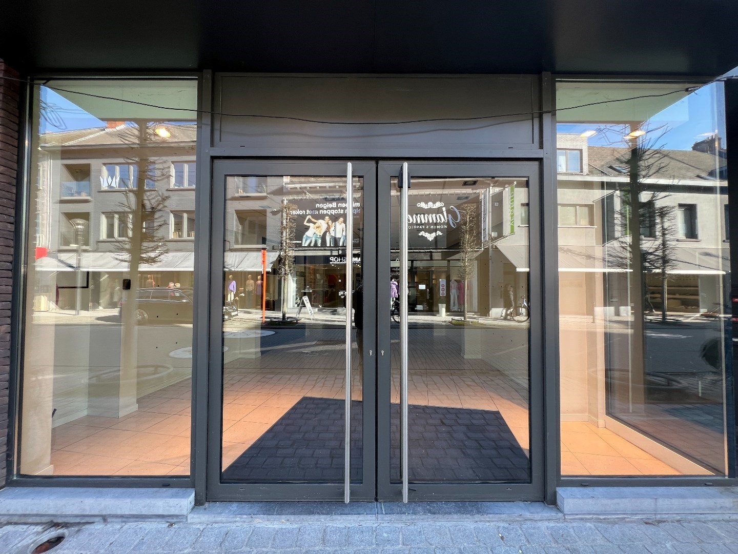 Recente handelsruimte met kelder in de Nieuwstraat te Geel - foto 2