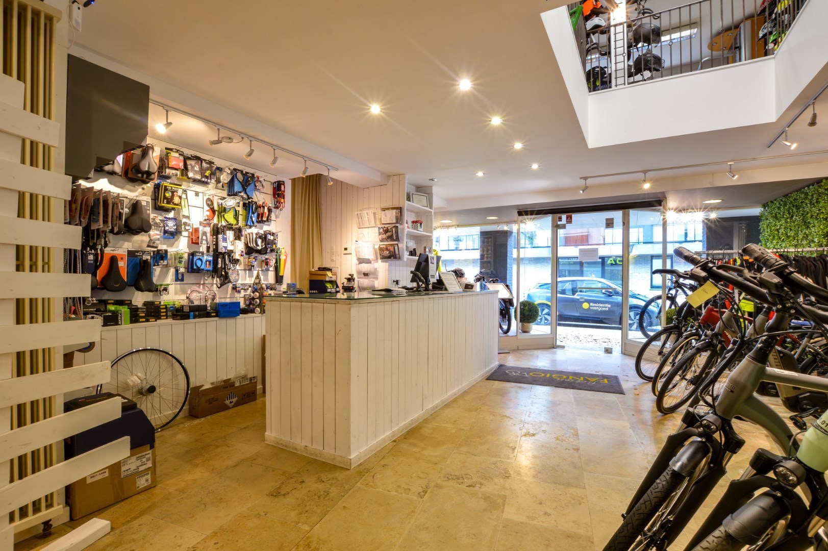 Ruime handelswoning in het centrum van Aartrijke - foto 4