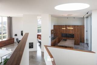 Luxueuze recente villa met zwembad te koop in Grimbergen.In een rustige, doodlopende straat in Grimbergen bevindt zich deze architecturale parel.Deze...