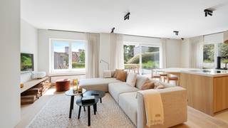 Rez-de-jardin luxueux, orienté sud-ouest dans une résidence de haute qualité à quelques pas de la plage. Situé au coeur du Zoute, Caché dans...