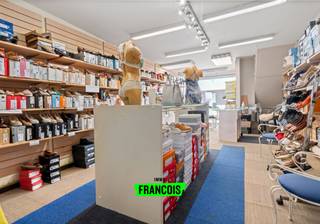 Dit handelspand is gelegen in de Vissersstraat in de bruisende badstad Blankenberge. Met een commerciële handelsruimte van 58 m² biedt dit...