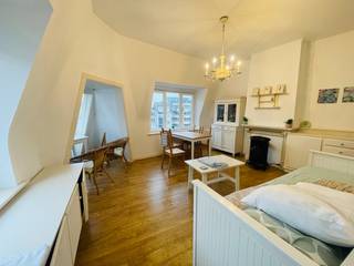 Westende , Op wandelafstand Zeedijk pittoresk hoekappartement in charmant gebouw op 3 é verd met uniek vergezicht op Zee, 1 slaapkamer omvat:...