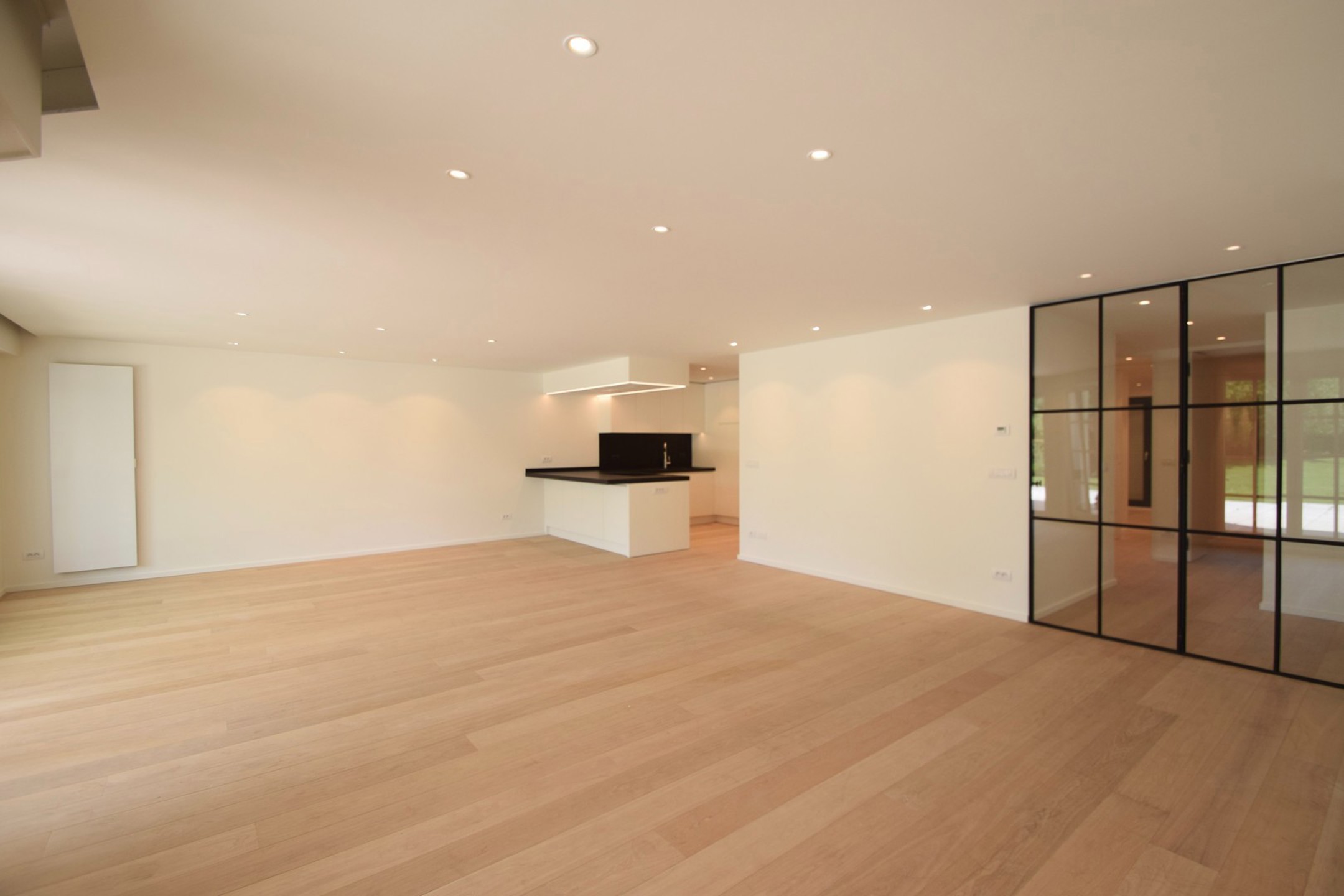 Zonovergoten tuin appartement met groot terras en prachtige tuin gelegen in het exclusieve domein Tennis Gardens. - foto 3