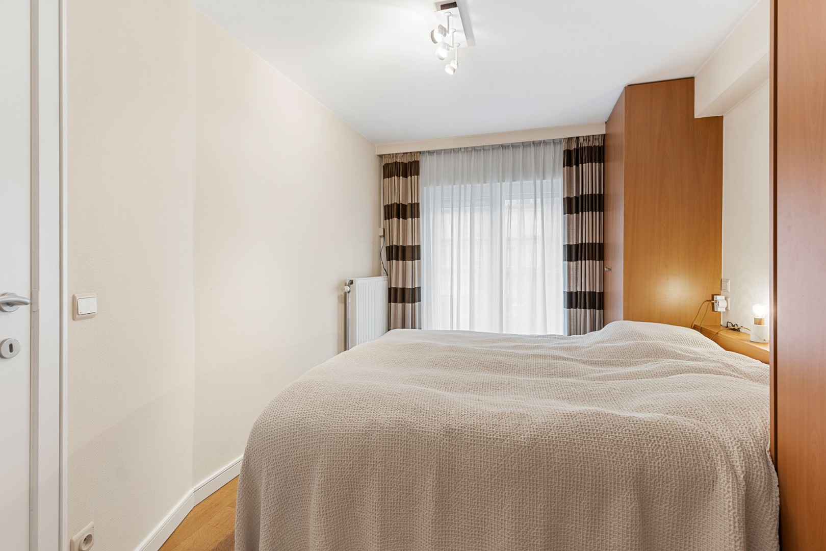 Appartement met 2 slaapkamers gelegen op de Lippenslaan. - foto 4