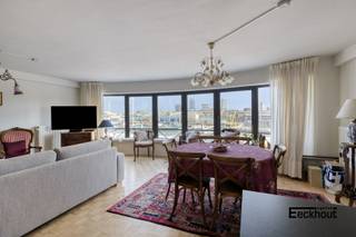 Dit perfect onderhouden appartement bevindt zich op een centrale en gegeerde ligging aan de Visserskaai in Oostende, met een prachtig en open...