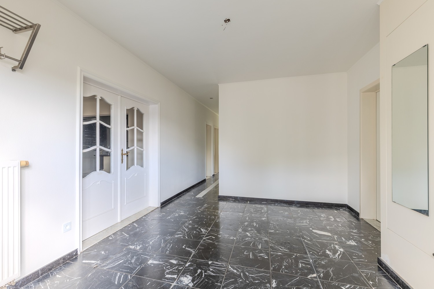 Instapklare woning op een perceel van ruim 8 are met gezellige tuin op een strategische ligging nabij alle voorzieningen - foto 4