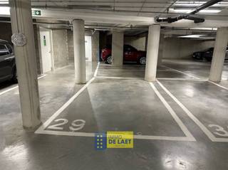 Ondergrondse autostaanplaats gelegen in de Residentie De Groene Poort. Maak snel een afspraak om eens te gaan kijken en kom niet TE LAET! ...