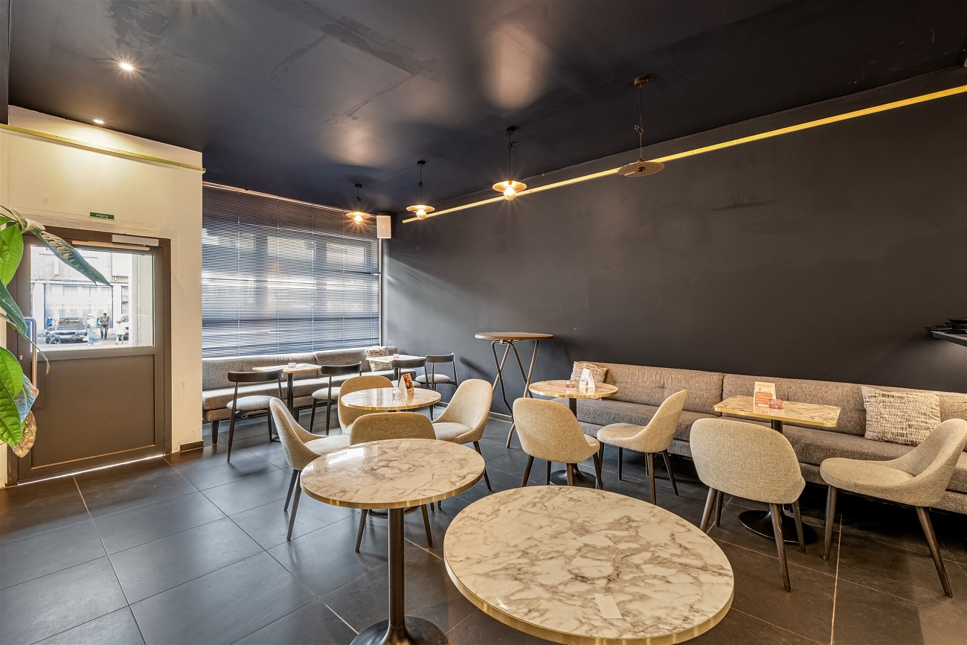 Veelzijdige horecazaak over te nemen op topligging in Aalst - foto 4