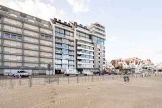 Fantastisch nieuwbouwappartement op de zeedijk Albertplage, aan de hand van een ontwerp van Project Architects. Dit klassevol project wordt...