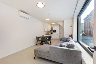 <p><strong>Te huur: Studentekoten in het hart van Mechelen, gelegen aan de Lange Pennincstraat, op wandelafstand van winkels en openbaar vervoer.</strong></p><p><br /></p><p>Deze proper afgewerkte en volledig uitgeruste studentenkoten bieden een ideale ligging voor wie wil genieten van een gezellige buurt tijdens zijn studietijd. Gevestigd in een levendige omgeving, bevindt u zich vlakbij historische bezienswaardigheden en gezellige pleinen. Dankzij de centrale locatie is alles binnen handbereik, van dagelijkse boodschappen tot culturele activiteiten.</p><p><br /></p><p><strong>Belangrijkste ruimtes:</strong></p><p>• 4 volledig uitgeruste studentenkoten</p><p>• Gemeenschappelijke ruimte</p><p><br /></p><p><strong>Troeven:</strong></p><p>• Centrale ligging in het centrum van Mechelen</p><p>• Op wandelafstand van winkels en openbaar vervoer</p><p>• Gelegen in een levendige en historische buurt</p><p><br /></p><p><strong>Interesse?</strong></p><p>Druk op de knop 'neem contact op', daarna ontvangt u een mail. Gelieve de stappen in deze mail te volgen om u kandidaat te stellen.</p>