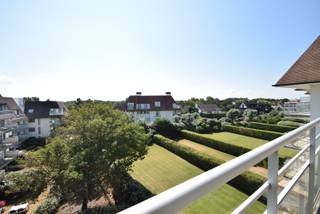 Res. DuinhuisStudio te huur aan de Wandeldijk - Het Zoute, gelegen aan de zuidzijde in de residentie met een aangenaam open zicht over het...