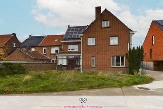 Wonen in hartje Bree? Dit is jouw kans!Op zoek naar een woning met karakter op wandelafstand van het historische centrum van Bree? Deze deels...