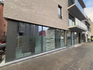 Commerciële ruimte te huur - Nieuw handelspand van 293 m² bruto te huur, ideaal gelegen aan de ingang van Fort Jaco. Deze ruimte geniet van...