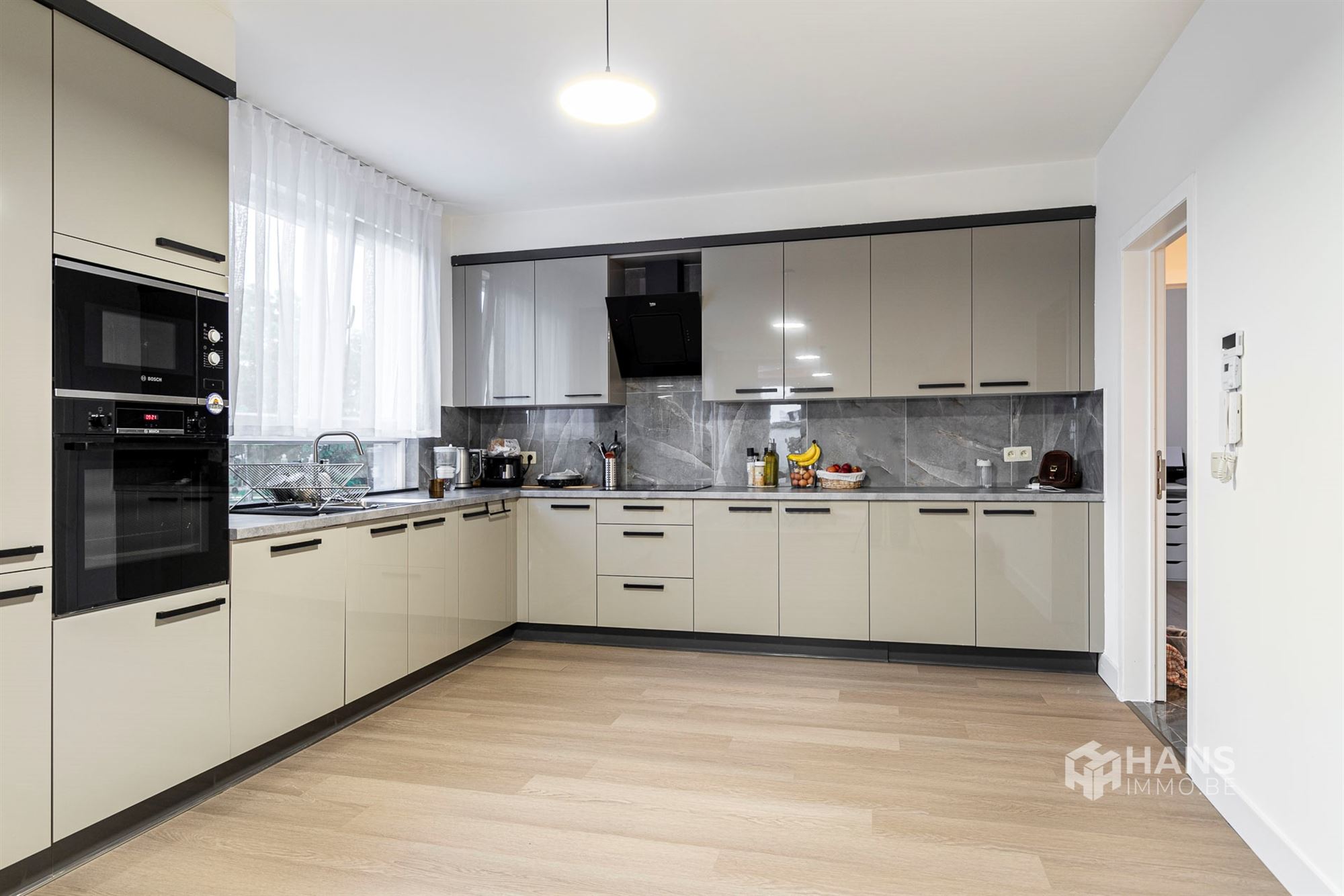 Instapklaar appartement (100 m²) met 3 slaapkamer en terras (13 m²) in Wilrijk - foto 1