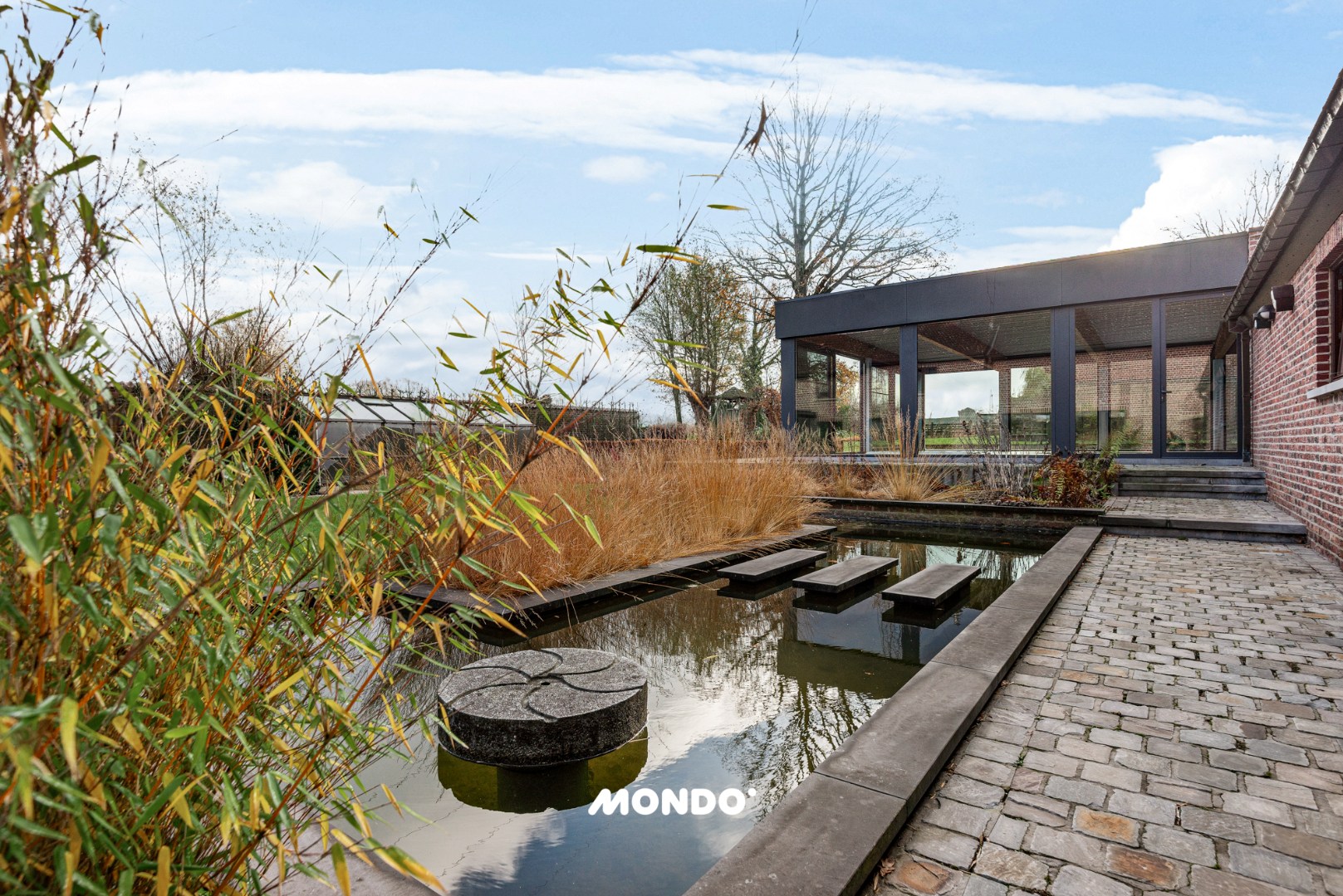 Unieke hoeve  (1.56ha) met paardenfaciliteiten &amp; overdekt zwembad. - foto 3