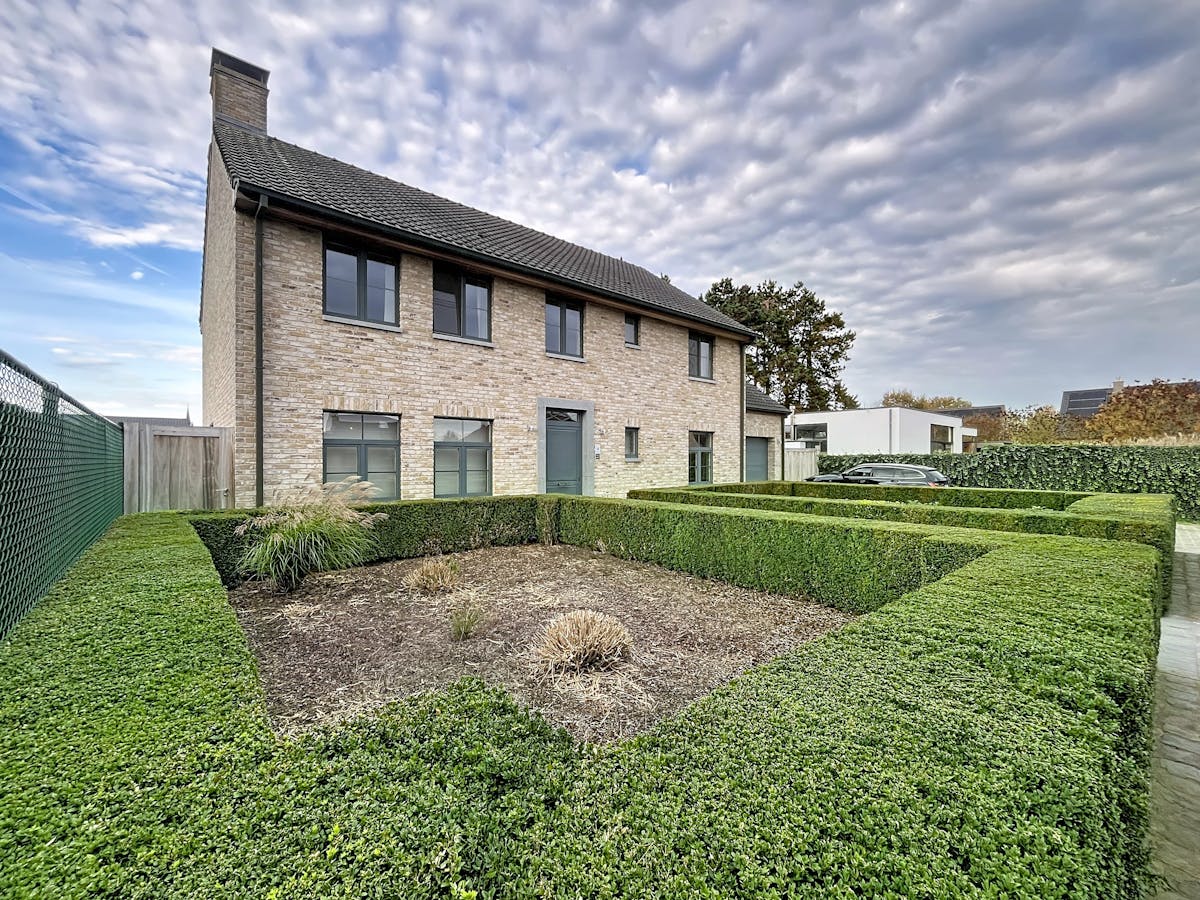 Riante villa te huur in Sijsele met prachtige tuin en 4 slaapkamers - foto 2