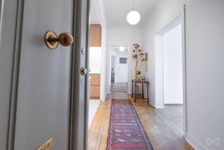 TEL : 0483/300.536 – MAIL : Maya.Agharbi@weinvest.beOp een toplocatie, vlak bij alle voorzieningen (metro, winkels, culturele activiteiten…), biedt...